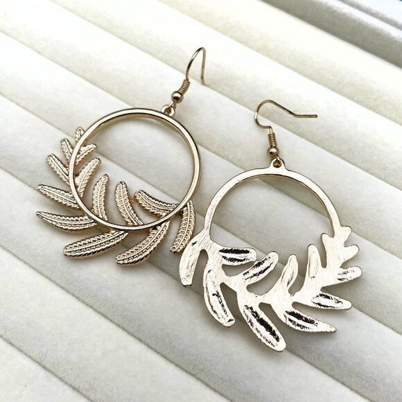 Yellow Gold Round Circular Open Hoop Fern Leaf Dangling Drop Hook Earrings - Picture 6 of 8